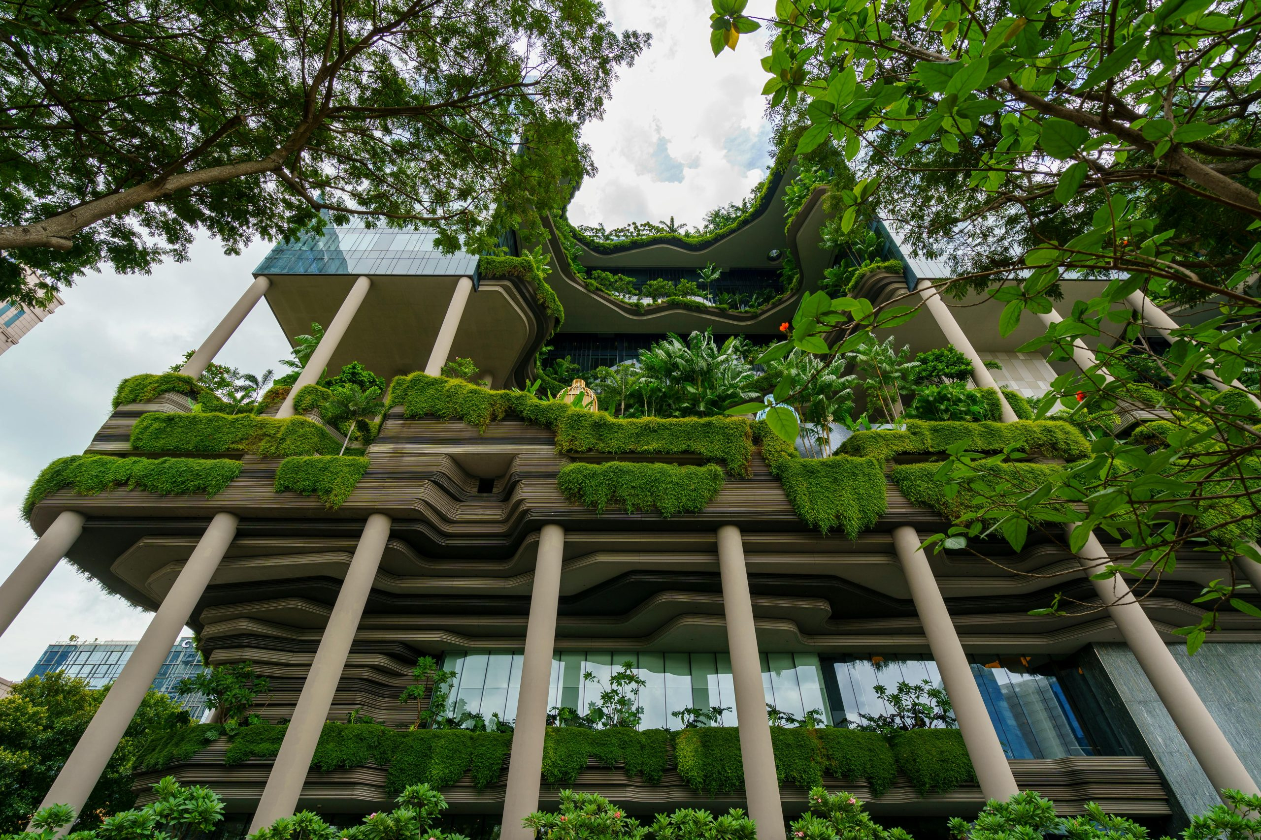 Vertical Parking Solutions: Skyscraper Garages Revolutionizing Cities