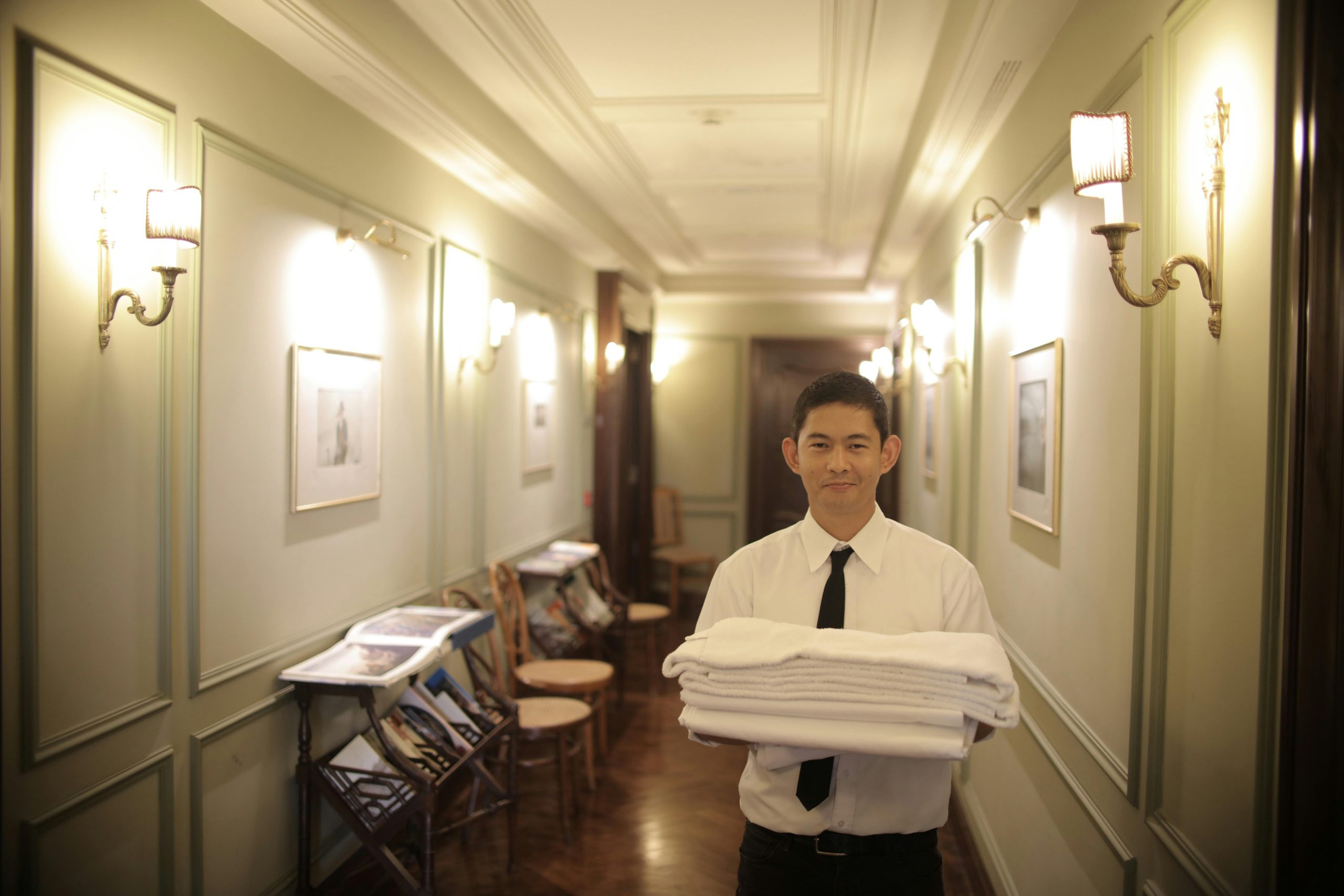 Hotel Staff Tipping Guidelines for Different Countries