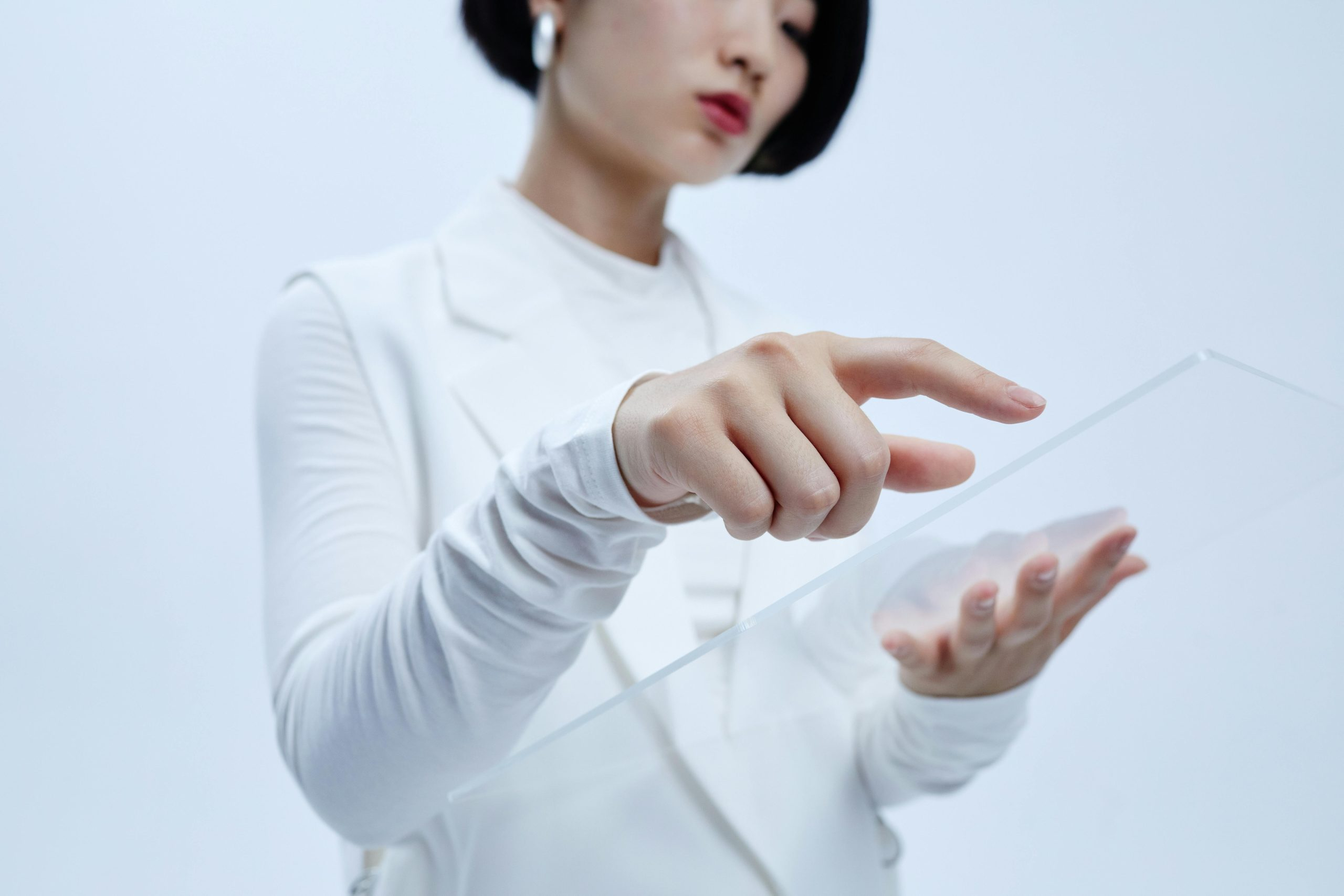 Digital Minimalism Curates Technology Use for Maximum Benefit